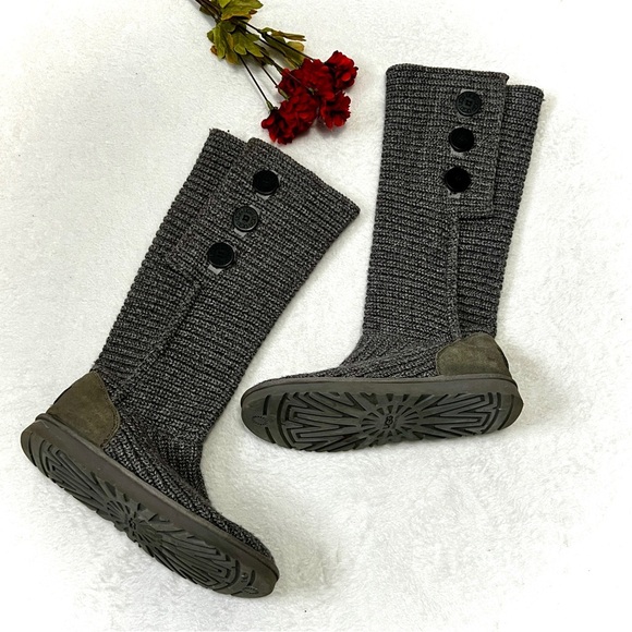 UGG Classic Cardi Knit Grey Boots - Size 10 - Picture 1 of 10